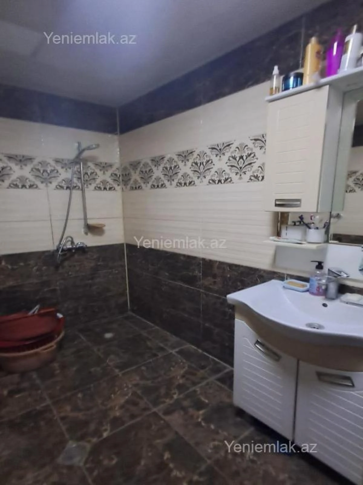 Satılır 5 otaqlı köhnə tikili 120 m²