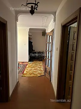 Satılır 5 otaqlı köhnə tikili 130 m²