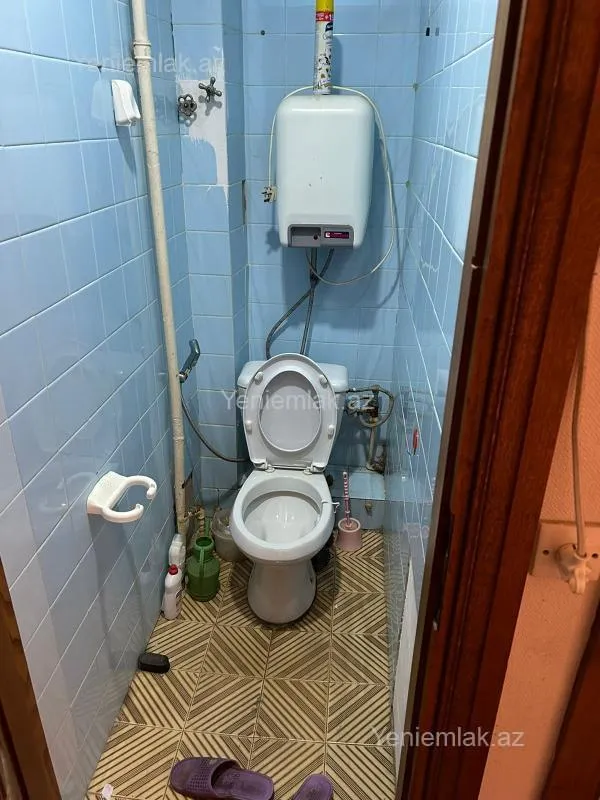 Satılır 5 otaqlı köhnə tikili 130 m²