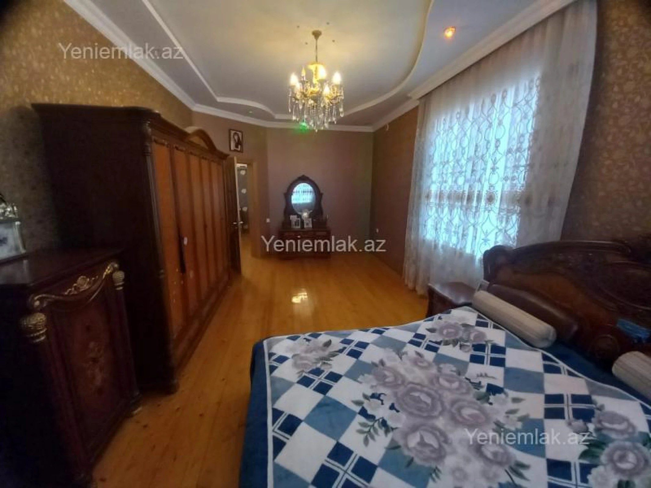 Satılır 6 otaqlı həyət evi 350 m²