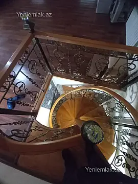 Satılır 6 otaqlı həyət evi 350 m²