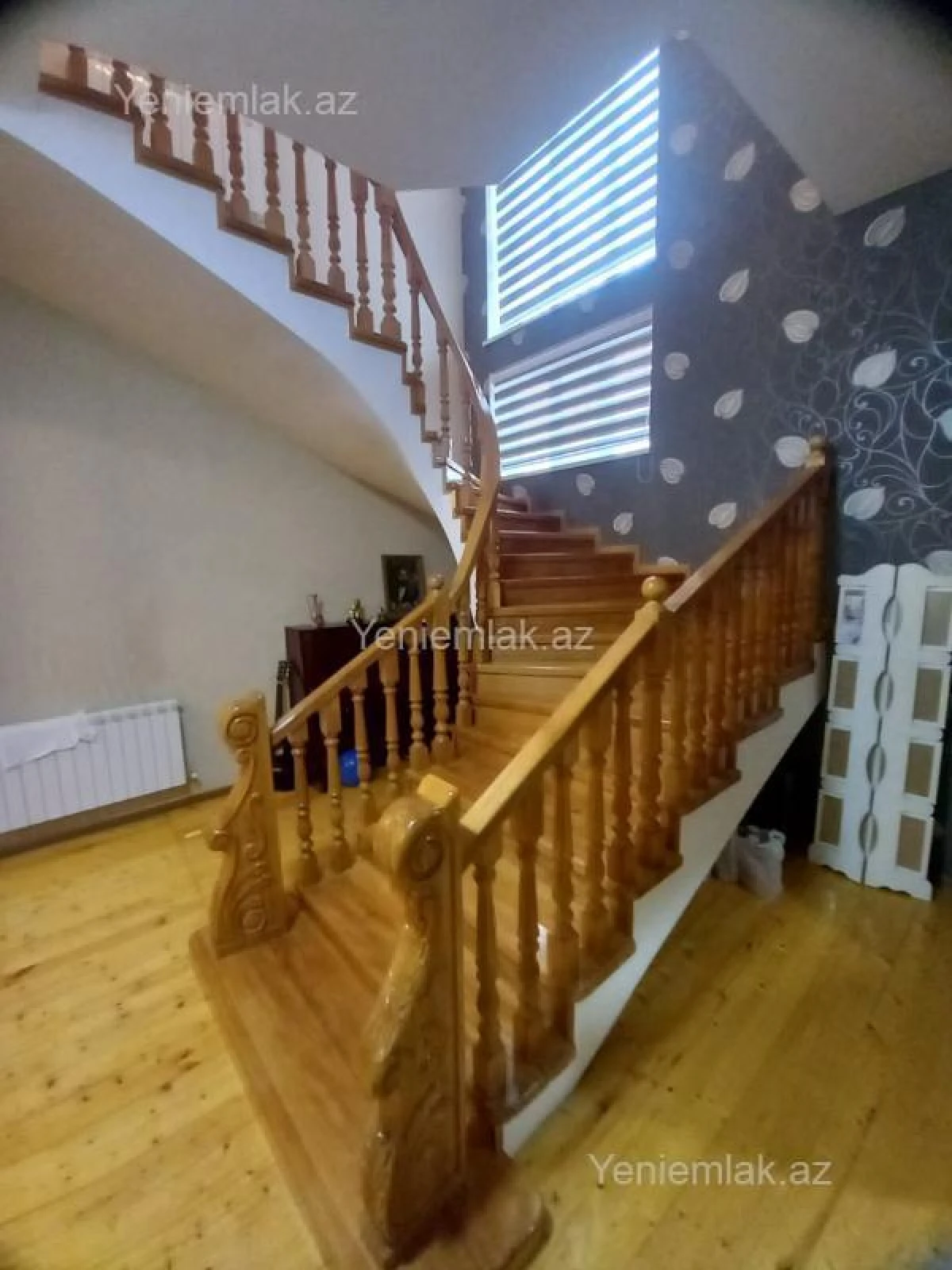 Satılır 6 otaqlı həyət evi 350 m²