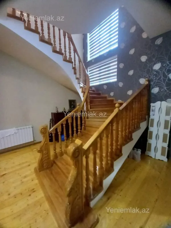 Satılır 6 otaqlı həyət evi 350 m²