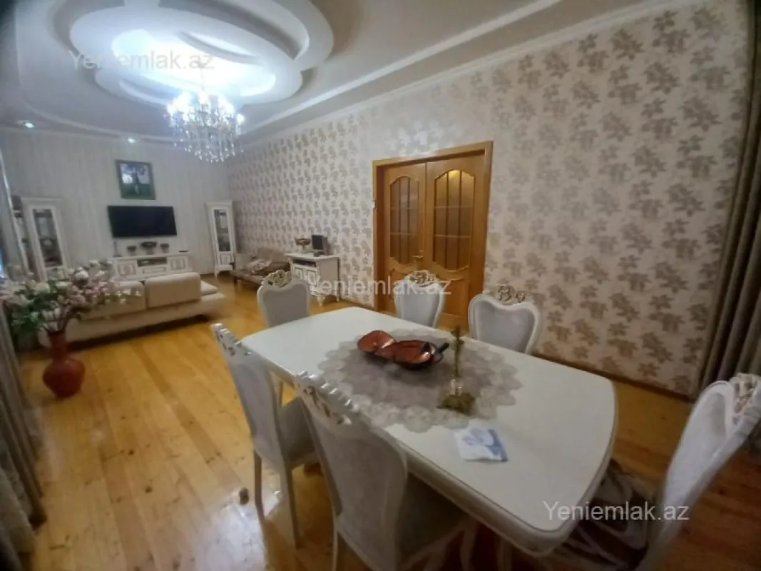 Satılır 6 otaqlı həyət evi 350 m²
