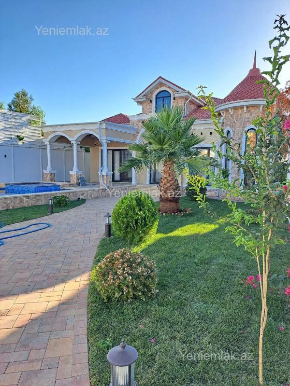 Satılır 4 otaqlı həyət evi 160 m²