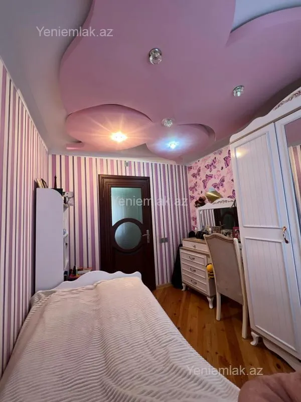 Satılır 4 otaqlı köhnə tikili 90 m²