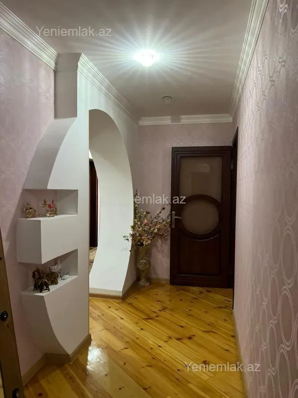 Satılır 4 otaqlı köhnə tikili 90 m²