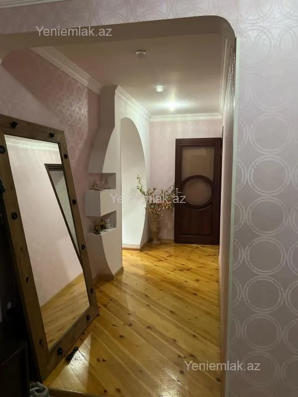 Satılır 4 otaqlı köhnə tikili 90 m²