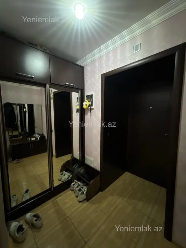 Satılır 4 otaqlı köhnə tikili 90 m²