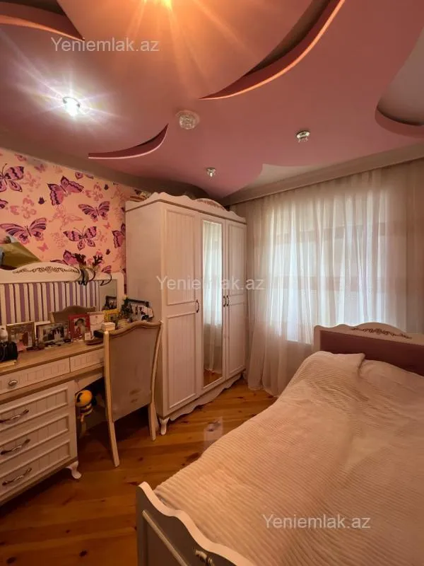 Satılır 4 otaqlı köhnə tikili 90 m²