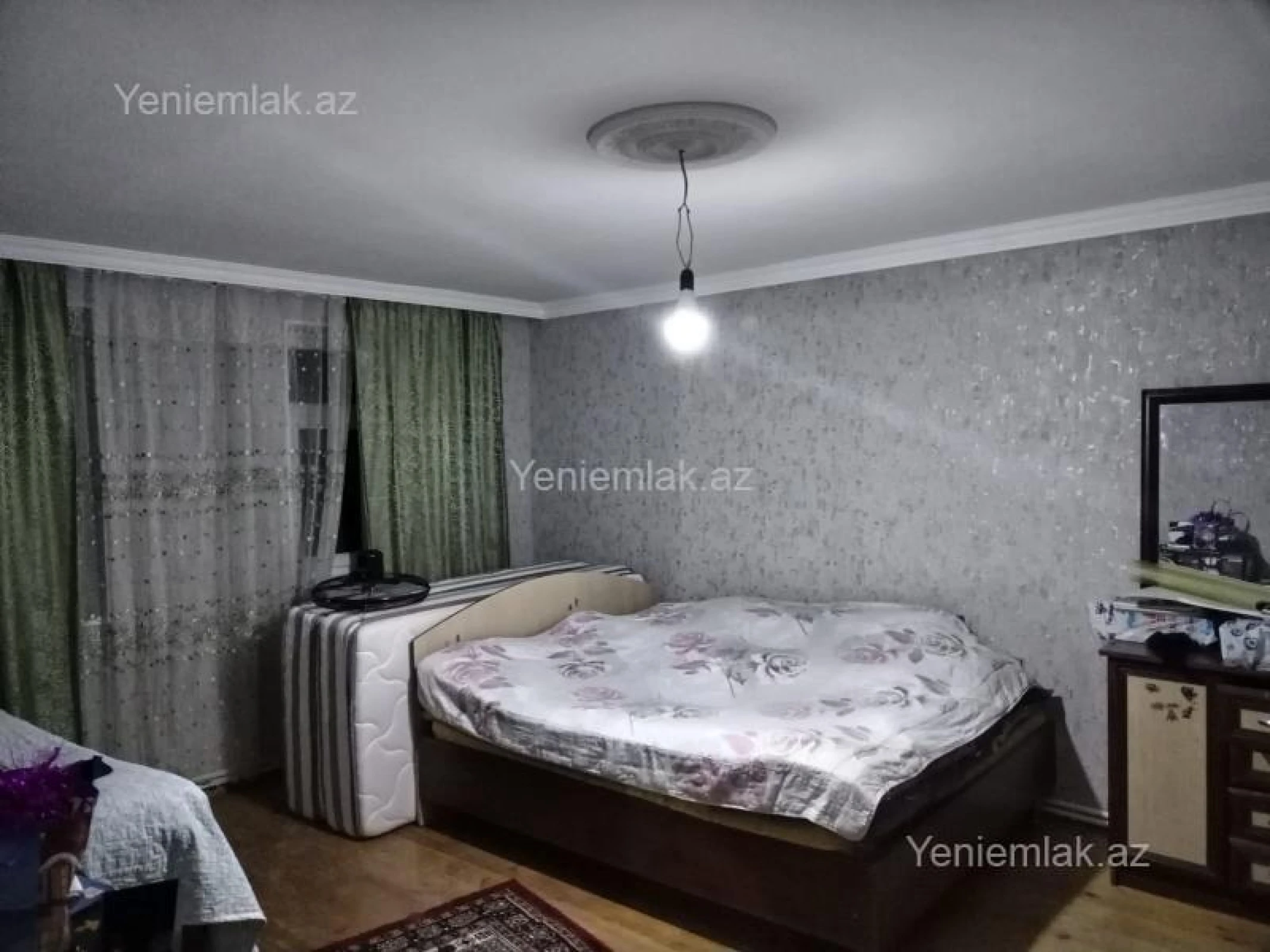 Satılır 7 otaqlı həyət evi 242 m²