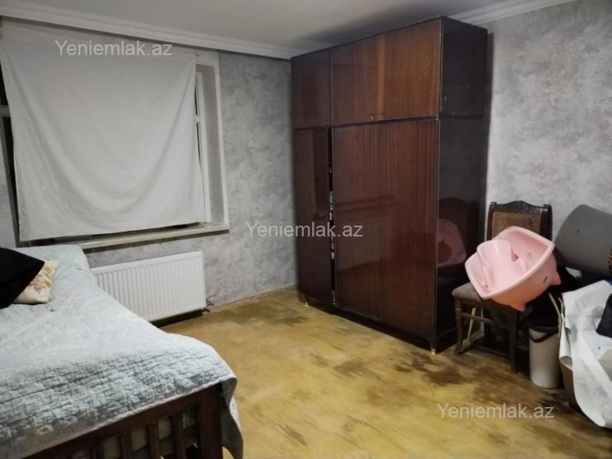 Satılır 7 otaqlı həyət evi 242 m²