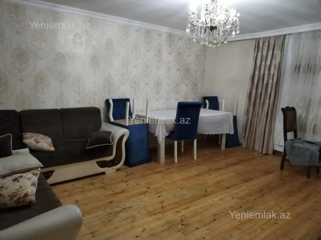 Satılır 7 otaqlı həyət evi 242 m²