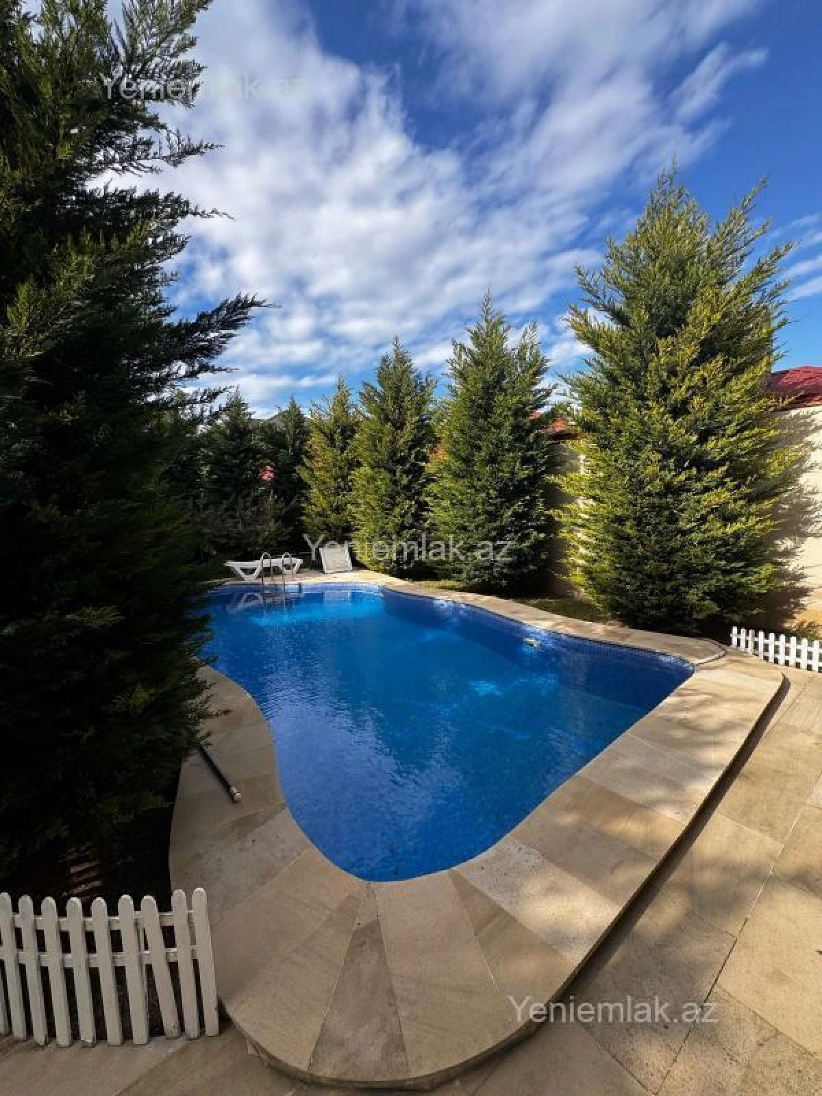 Satılır 5 otaqlı həyət evi 200 m²