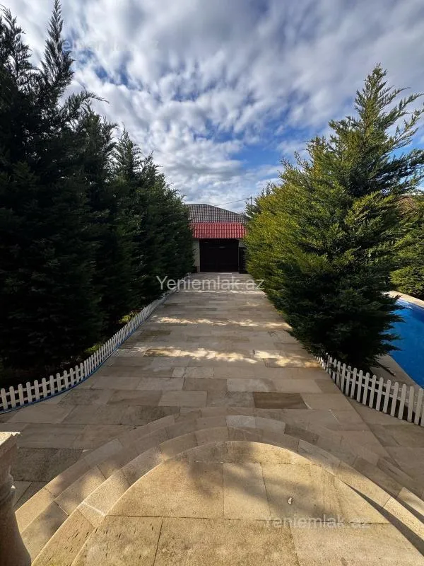 Satılır 5 otaqlı həyət evi 200 m²