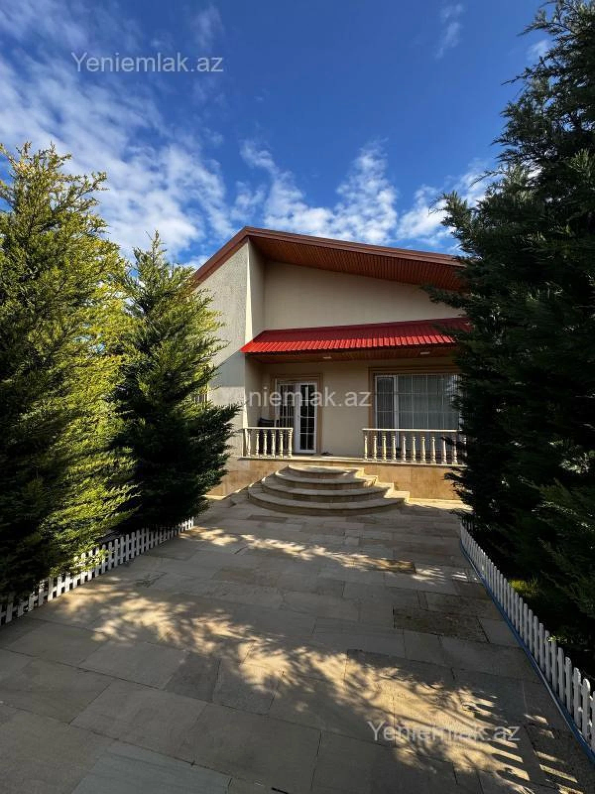 Satılır 5 otaqlı həyət evi 200 m²