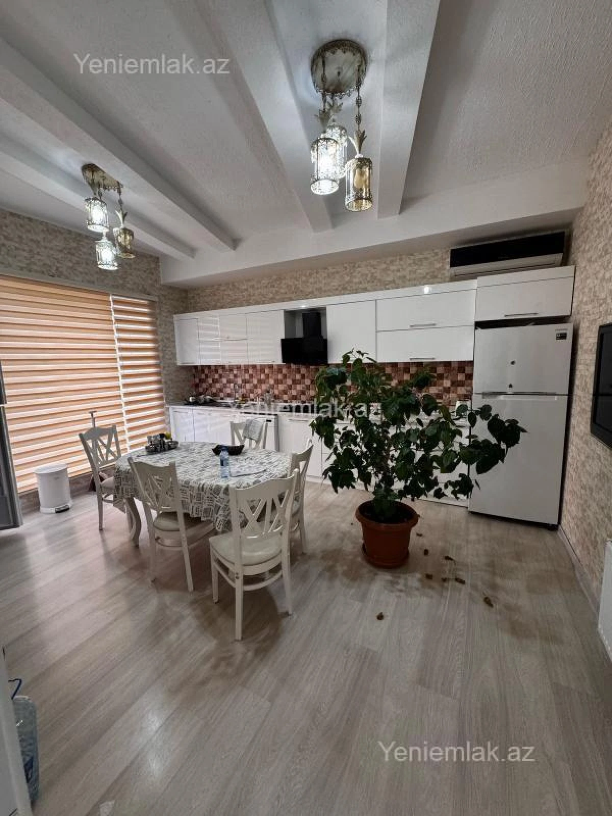 Satılır 5 otaqlı həyət evi 200 m²