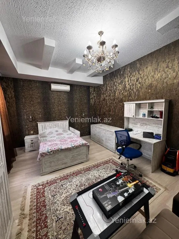 Satılır 5 otaqlı həyət evi 200 m²