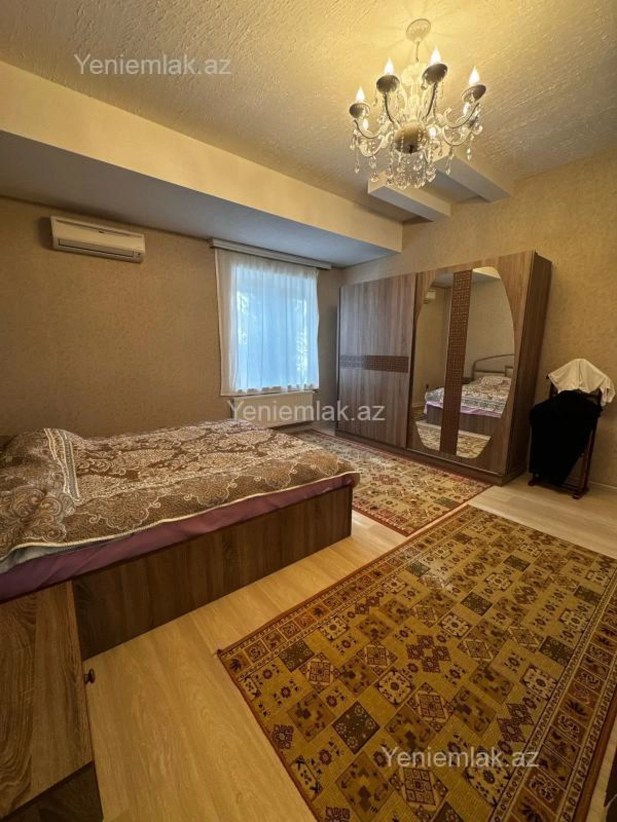 Satılır 5 otaqlı həyət evi 200 m²