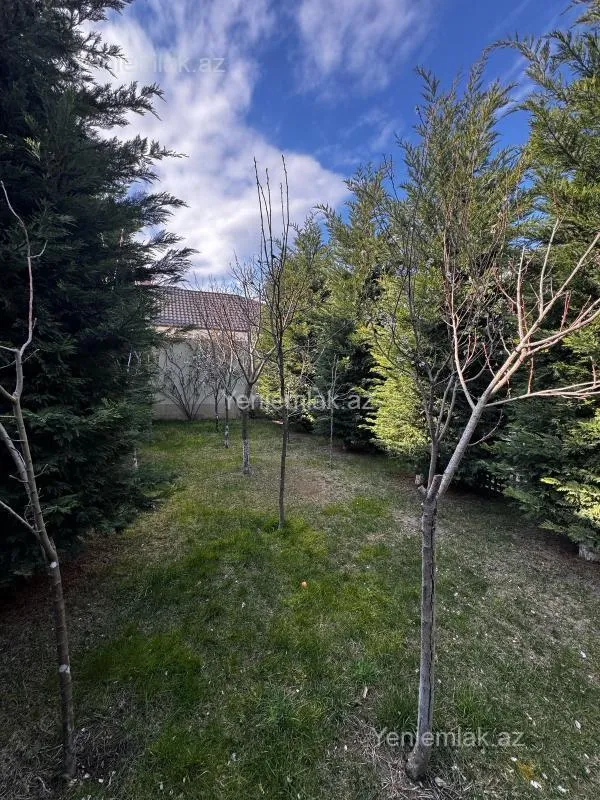 Satılır 5 otaqlı həyət evi 200 m²