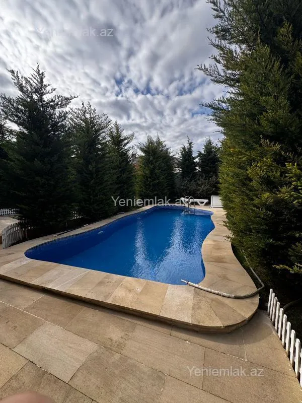 Satılır 5 otaqlı həyət evi 200 m²