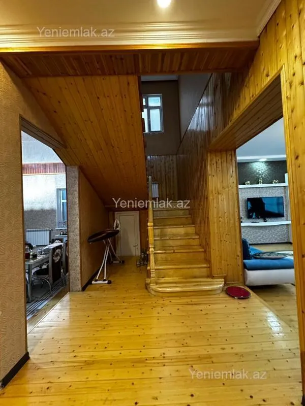 Satılır 6 otaqlı həyət evi 250 m²