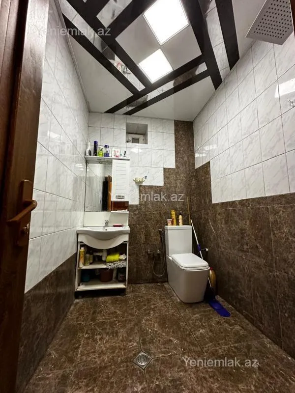 Satılır 6 otaqlı həyət evi 250 m²