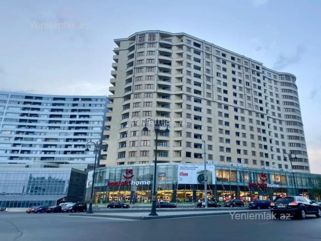 Satılır 4 otaqlı yeni tikili 140 m²