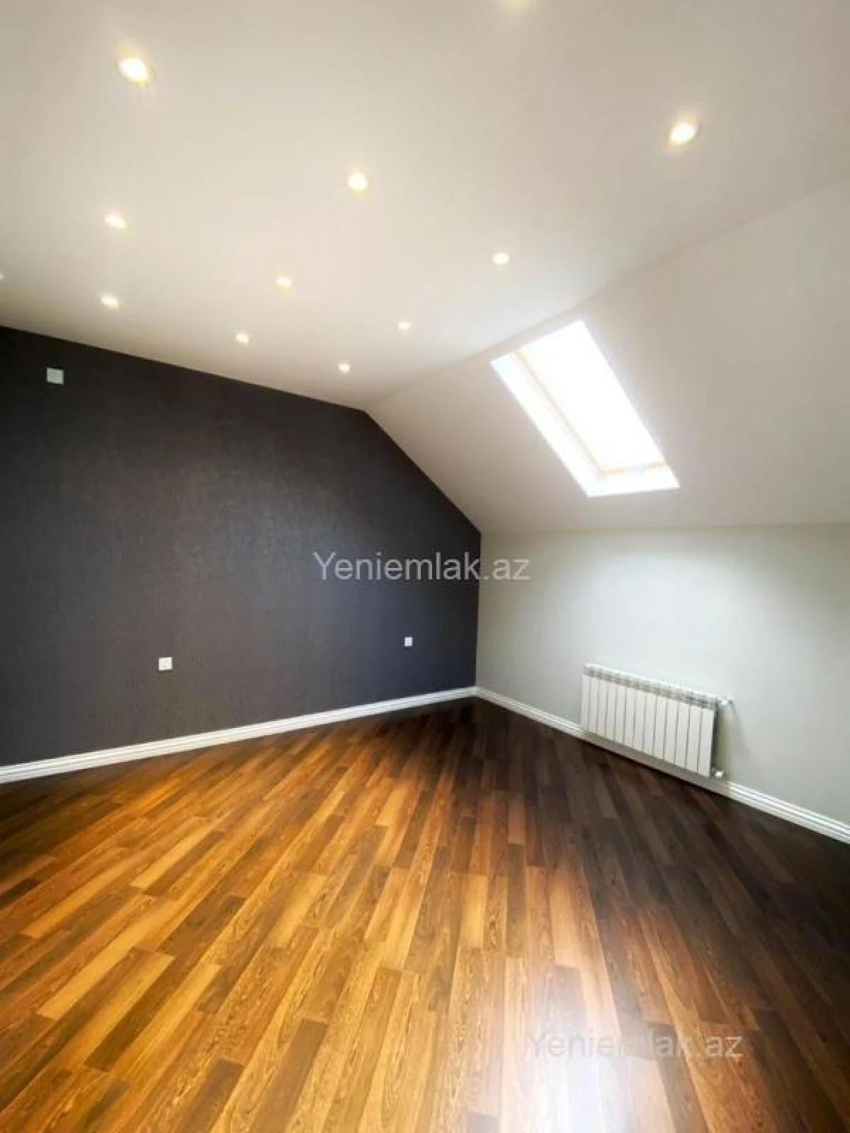 Satılır 6 otaqlı həyət evi 240 m²