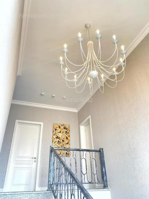 Satılır 6 otaqlı həyət evi 240 m²