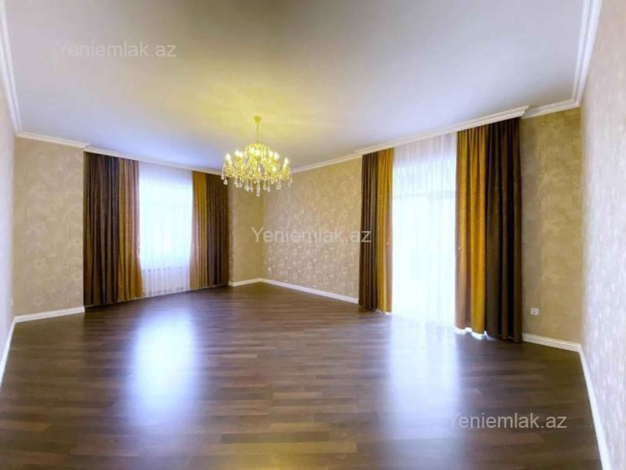 Satılır 6 otaqlı həyət evi 240 m²