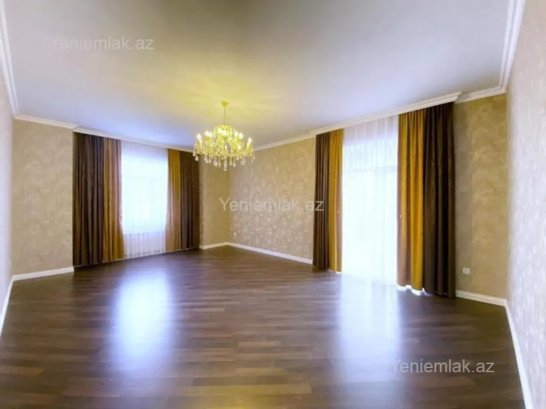 Satılır 6 otaqlı həyət evi 240 m²