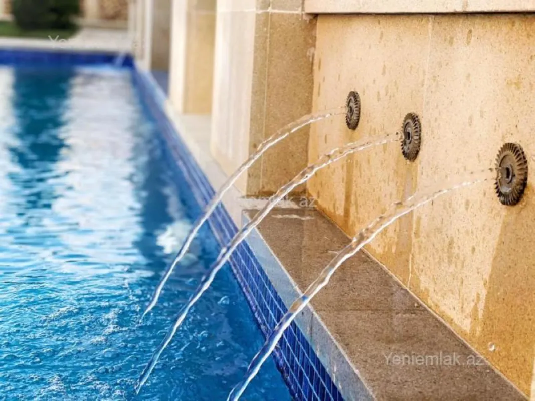 Satılır 6 otaqlı həyət evi 240 m²