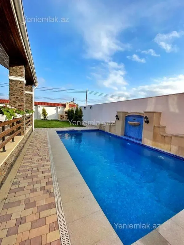 Satılır 6 otaqlı həyət evi 240 m²