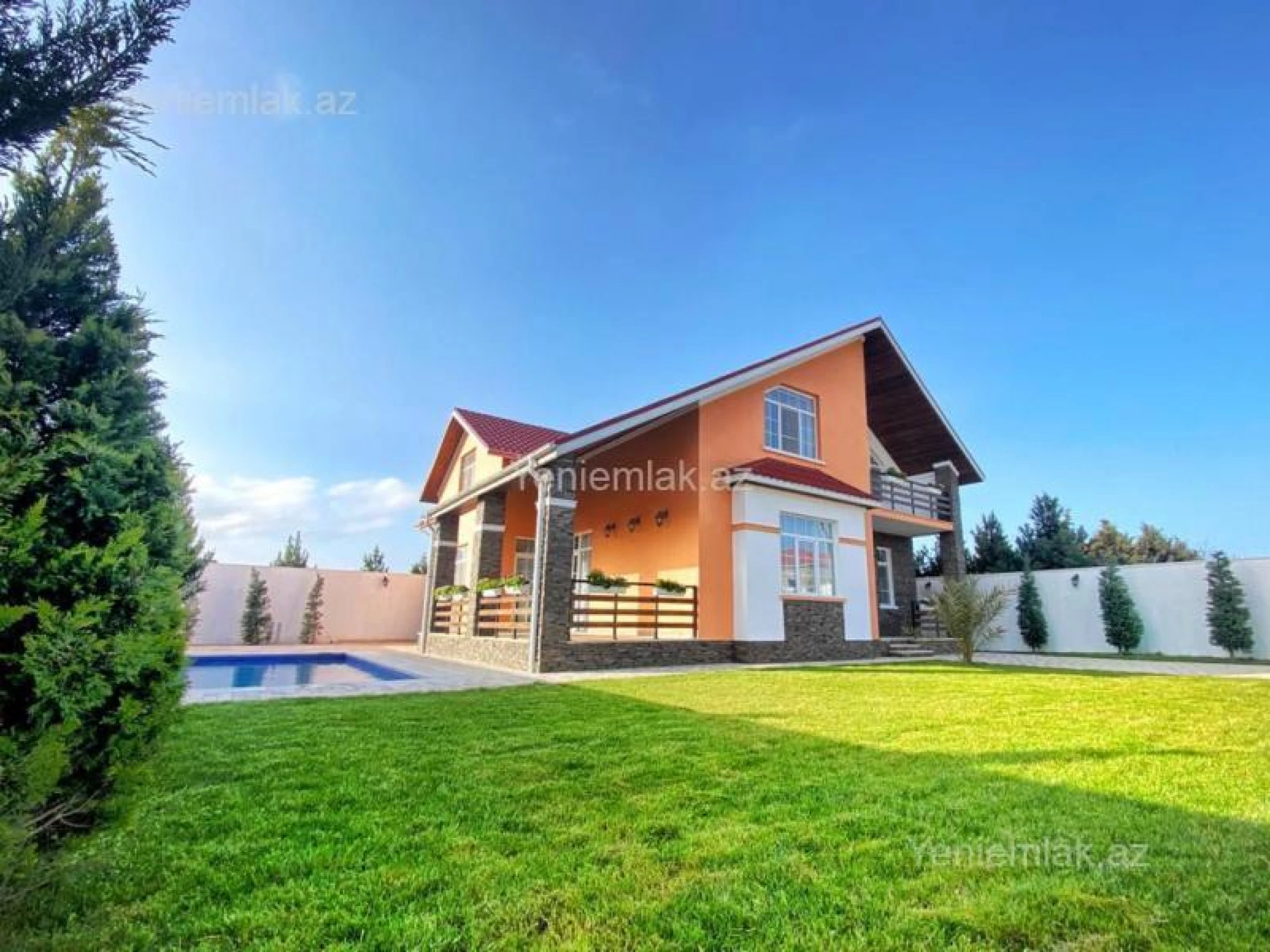 Satılır 6 otaqlı həyət evi 240 m²