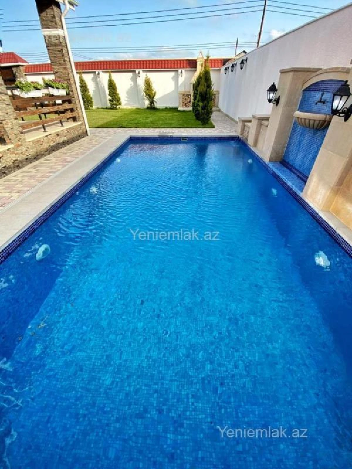 Satılır 6 otaqlı həyət evi 240 m²