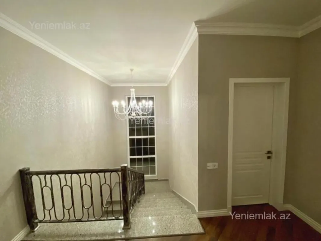 Satılır 6 otaqlı həyət evi 240 m²