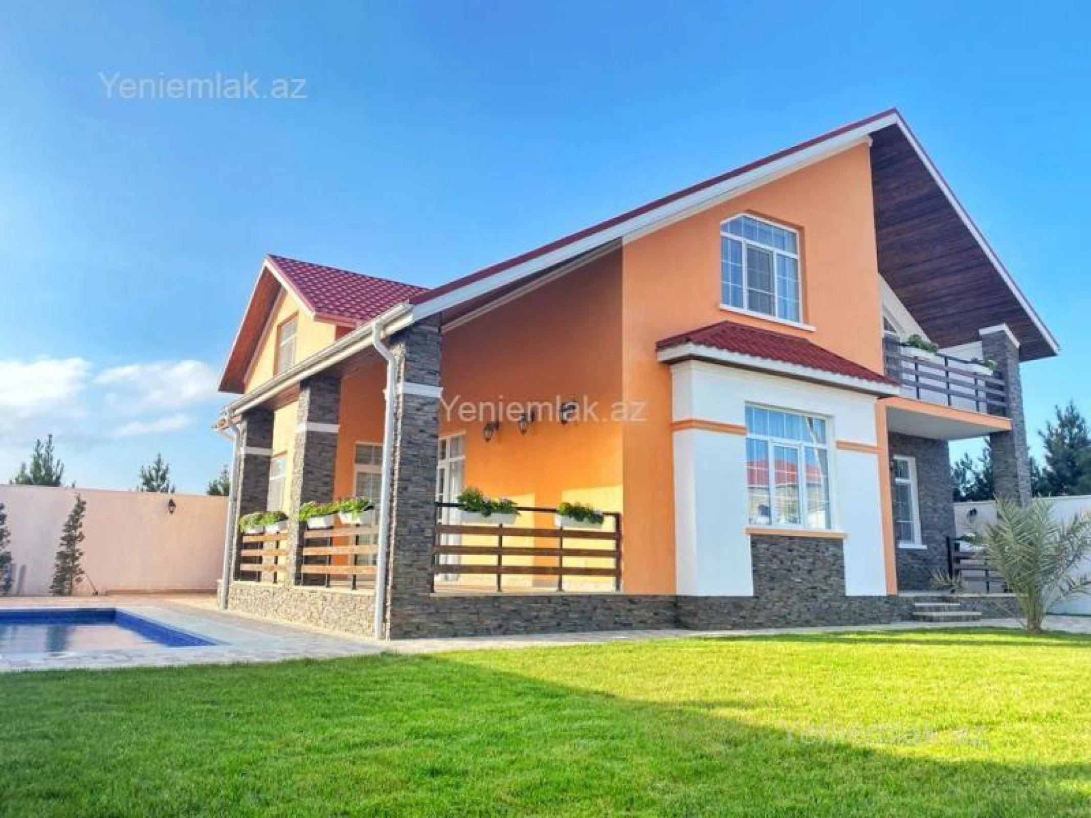 Satılır 6 otaqlı həyət evi 240 m²