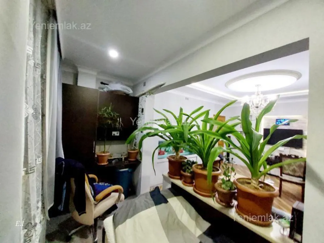 Satılır 3 otaqlı köhnə tikili 72 m²