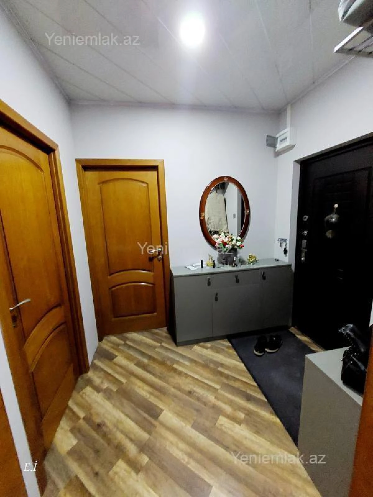 Satılır 3 otaqlı köhnə tikili 72 m²