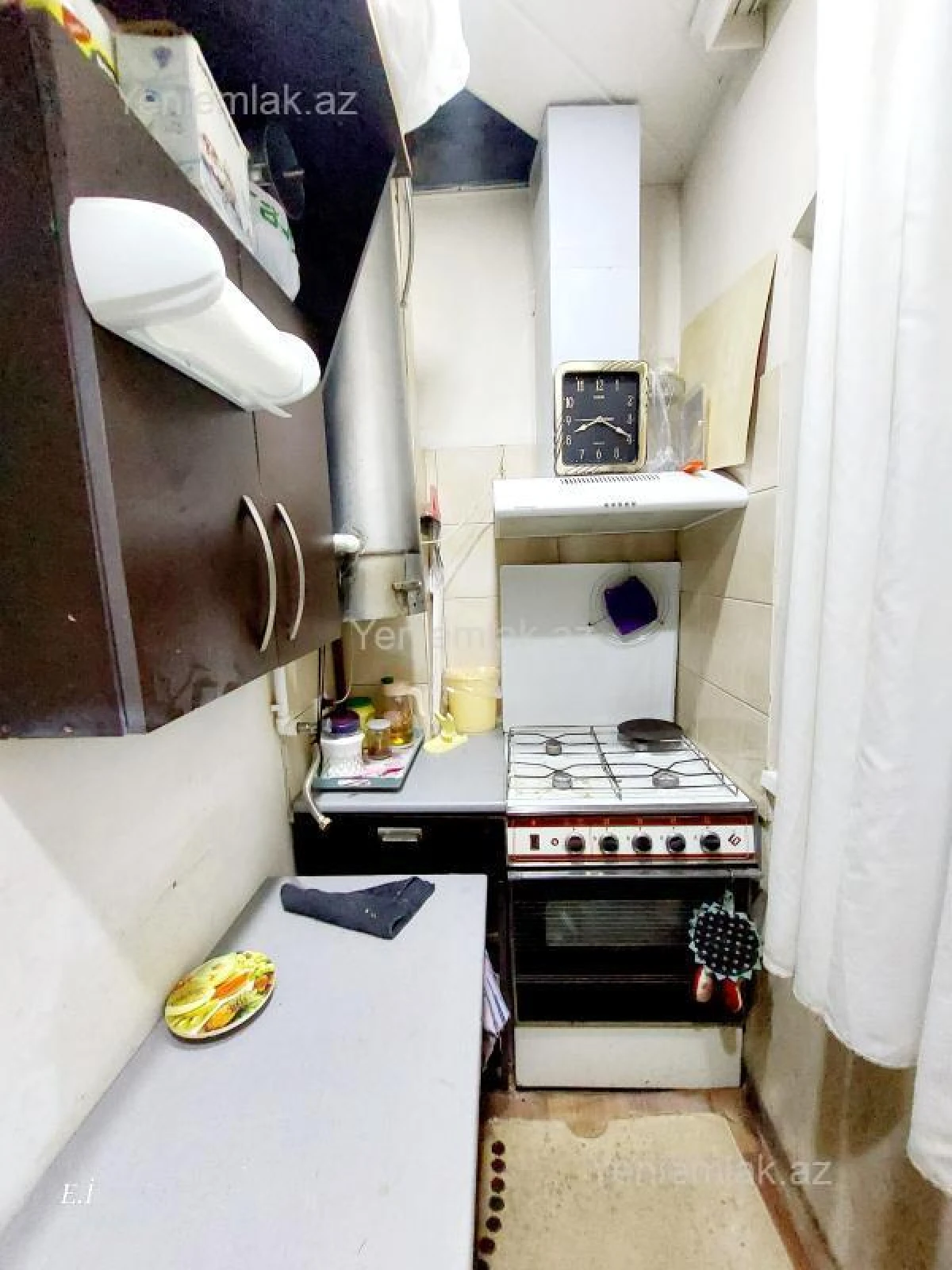 Satılır 3 otaqlı köhnə tikili 72 m²