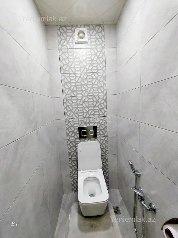 Satılır 3 otaqlı köhnə tikili 72 m²