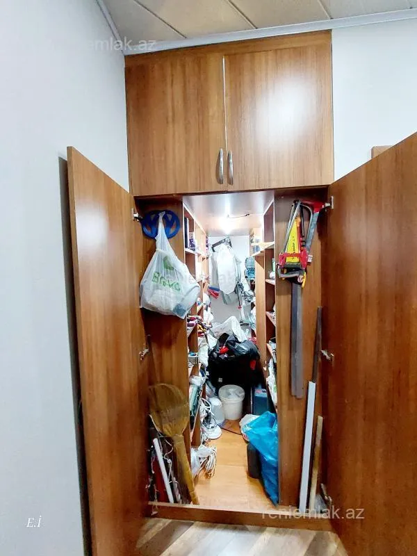 Satılır 3 otaqlı köhnə tikili 72 m²