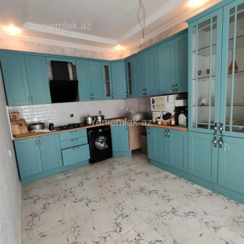 Satılır 6 otaqlı həyət evi 220 m²