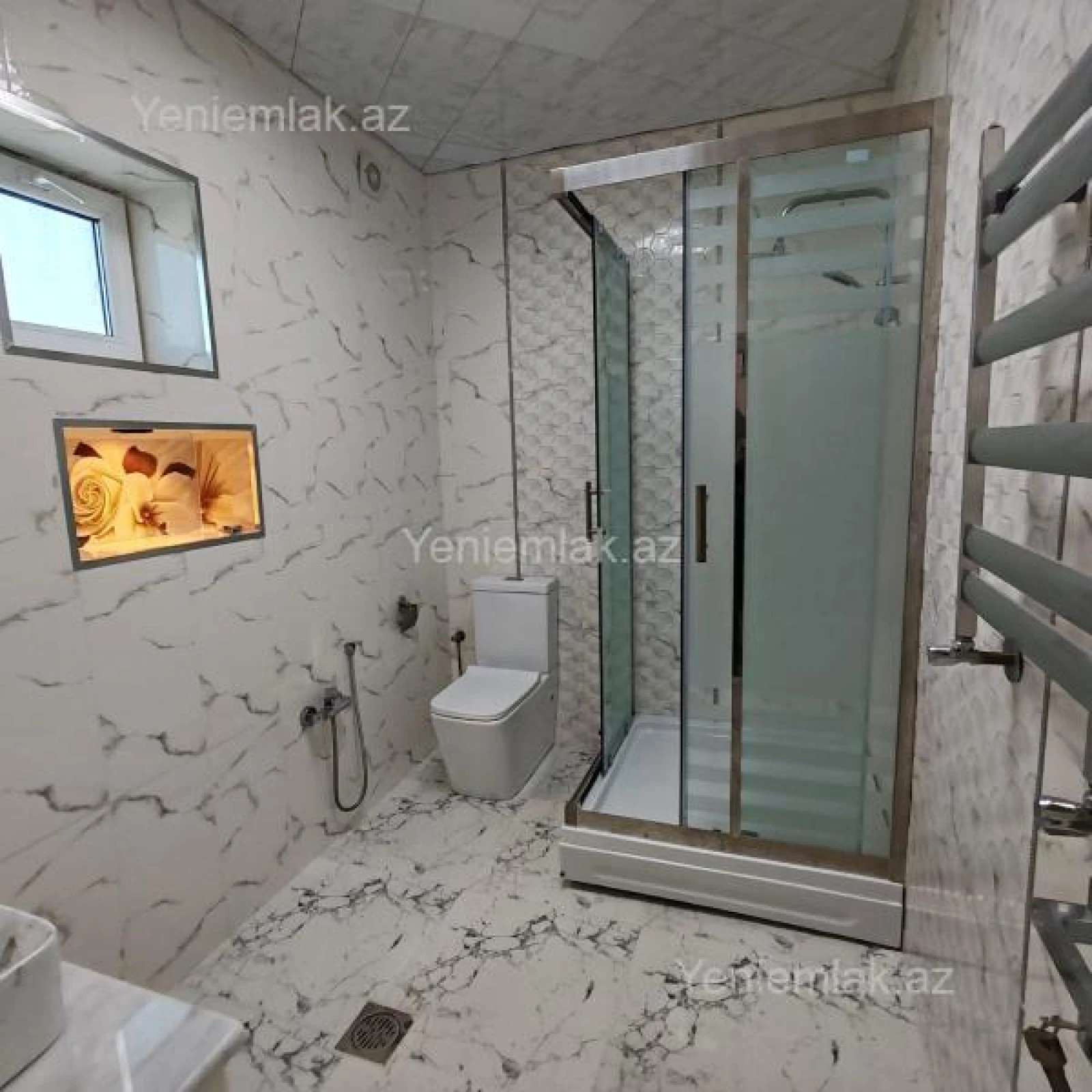 Satılır 6 otaqlı həyət evi 220 m²