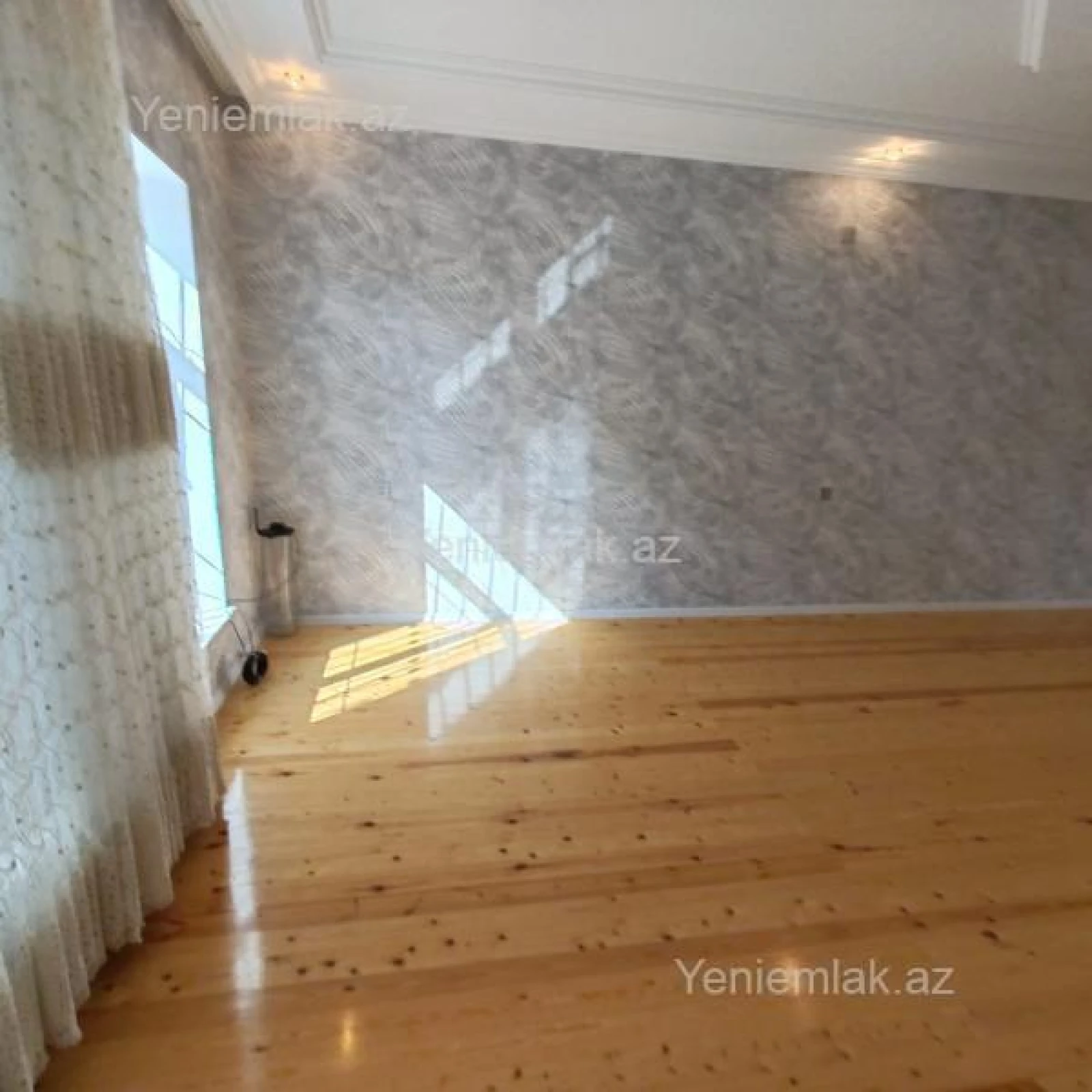 Satılır 6 otaqlı həyət evi 220 m²