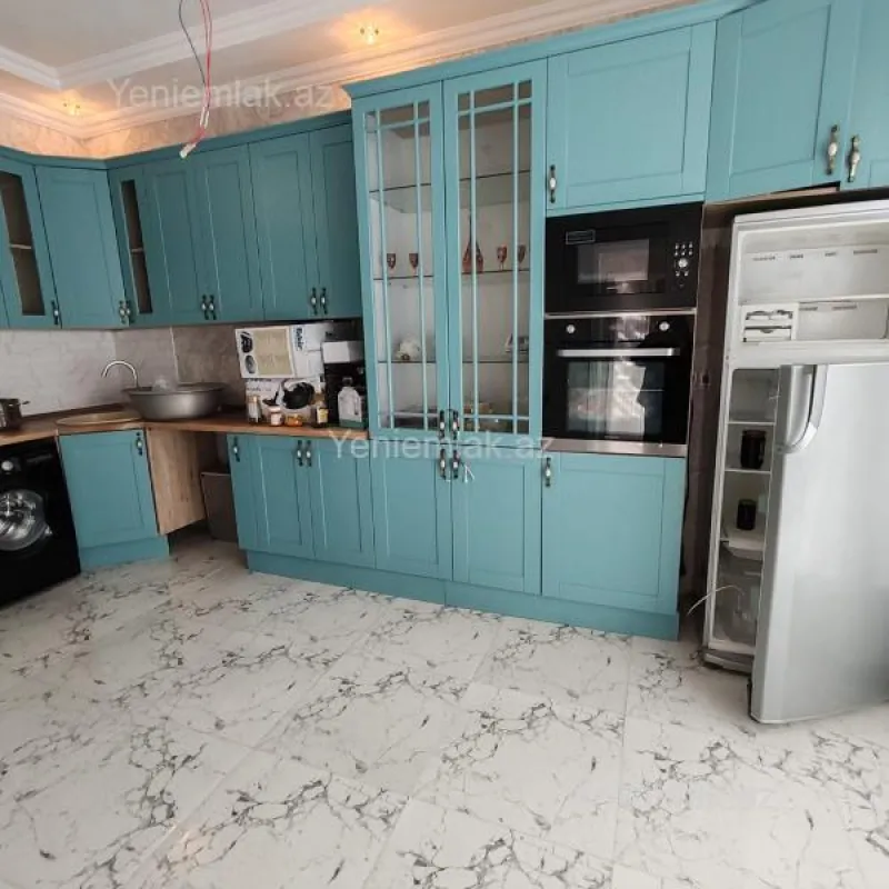 Satılır 6 otaqlı həyət evi 220 m²