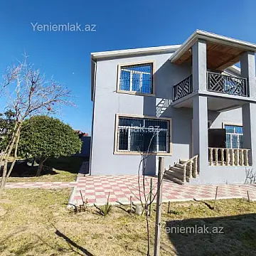 Satılır 6 otaqlı həyət evi 220 m²