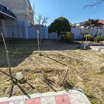 Satılır 6 otaqlı həyət evi 220 m²