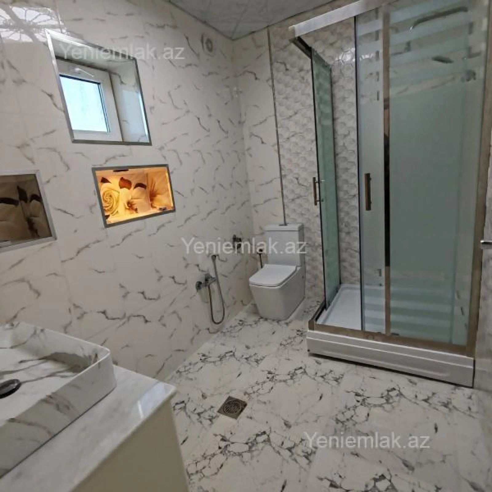 Satılır 6 otaqlı həyət evi 220 m²